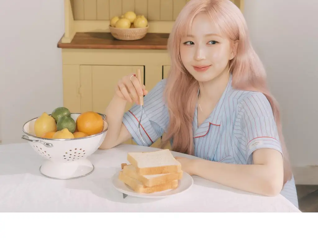 [해원 PICK] 도씨 실크핏 클로에 반팔 커플 잠옷 세트 상세페이지 5